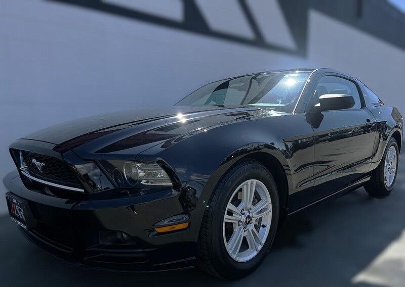 2013 Ford Mustang null image 14