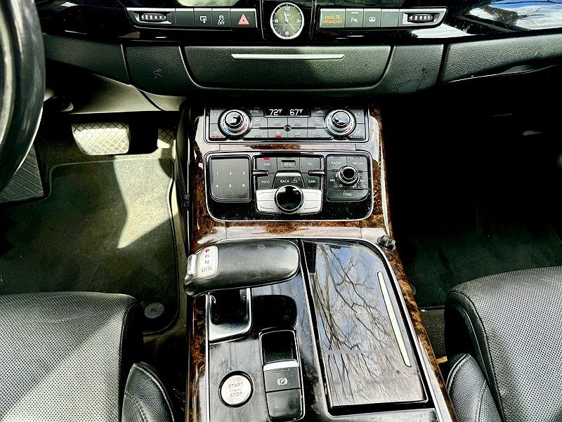 2011 Audi A8 L image 20