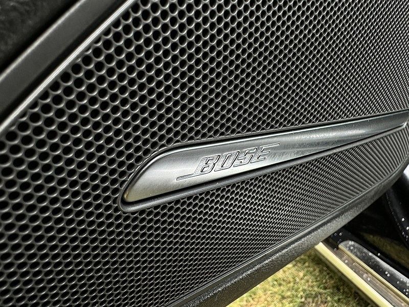 2011 Audi A8 L image 30