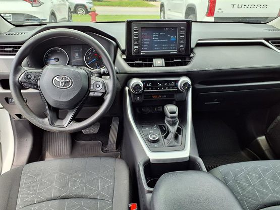 2022 Toyota RAV4 Hybrid XLE photo 11