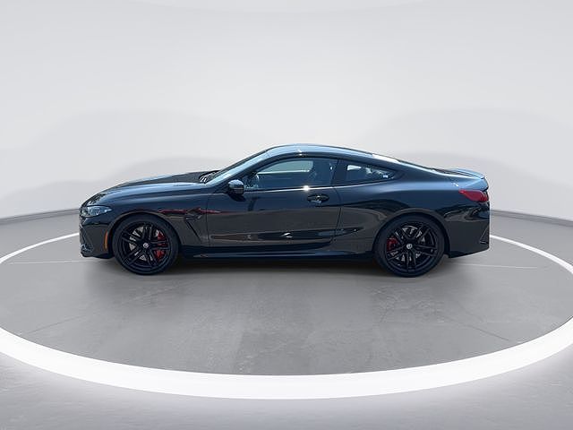 2023 BMW M8