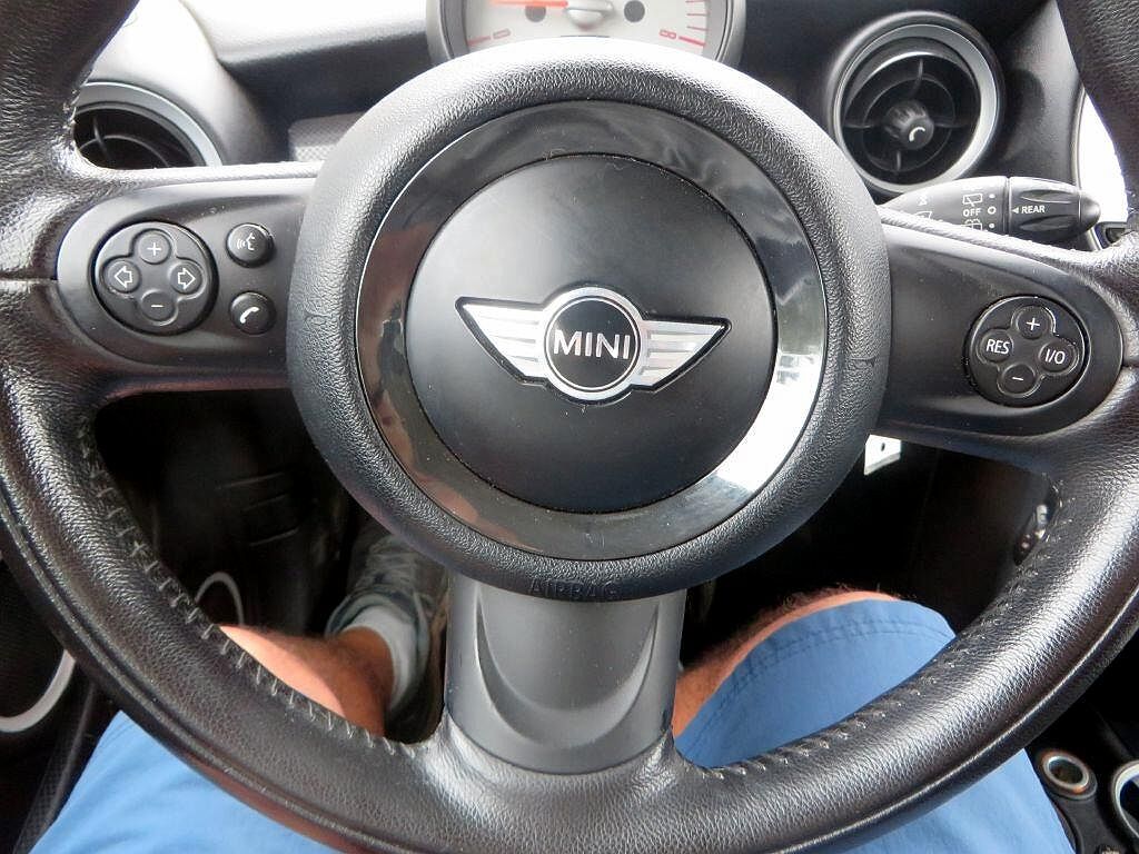 2011 Mini Cooper S image 19
