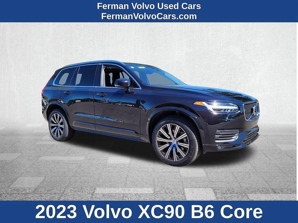 2023 Volvo XC90 B6 Core image 0