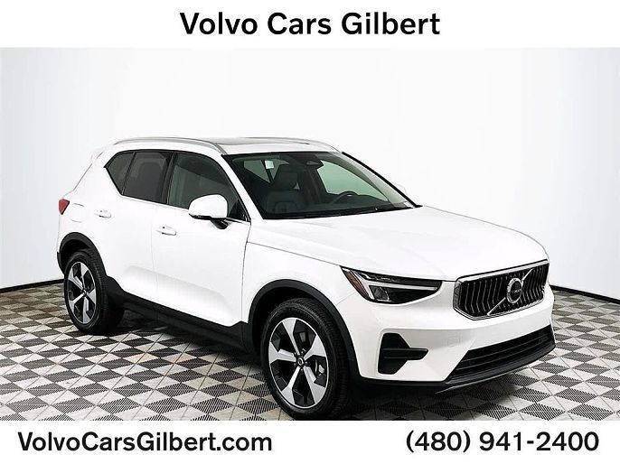 2025 Volvo XC40