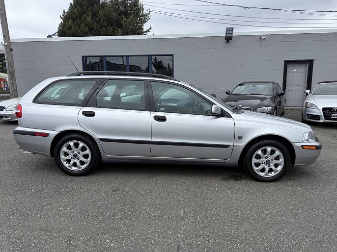 2002 Volvo V40