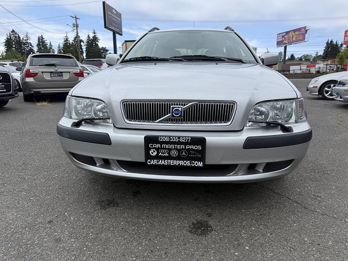 2002 Volvo V40