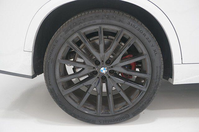 2024 BMW X5 M60i image 5