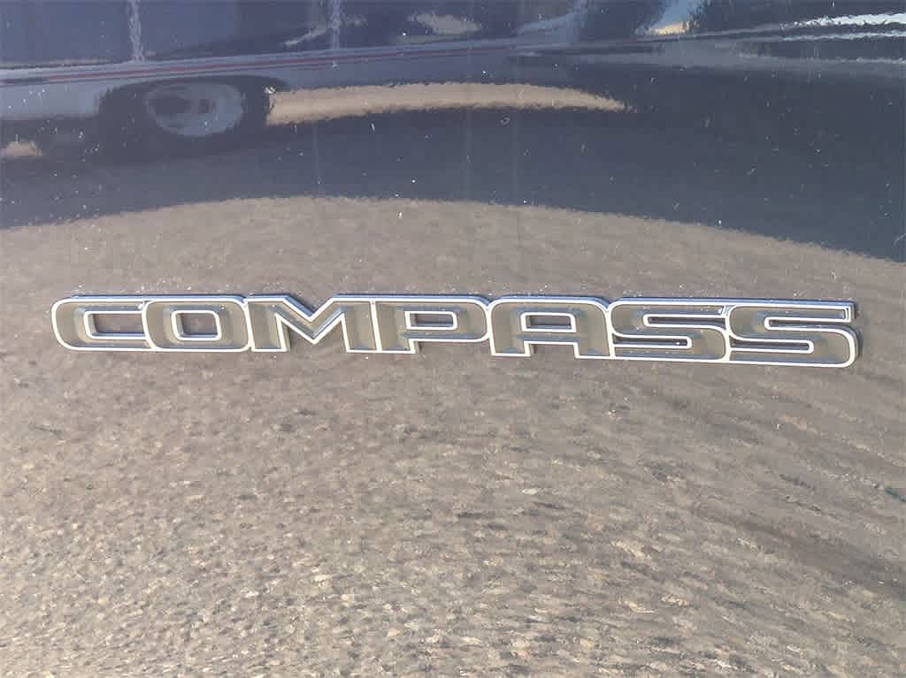 2019 Jeep Compass Latitude image 12