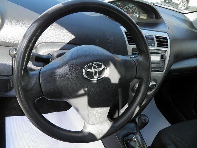 2010 Toyota Yaris Base image 2