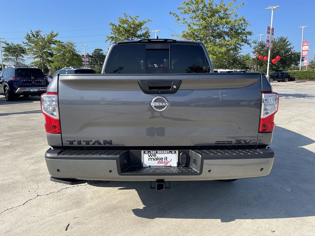 2024 Nissan Titan SV image 3