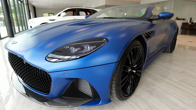 2022 Aston Martin DBS