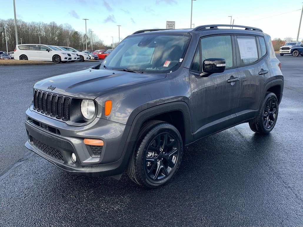 2023 Jeep Renegade Latitude image 2