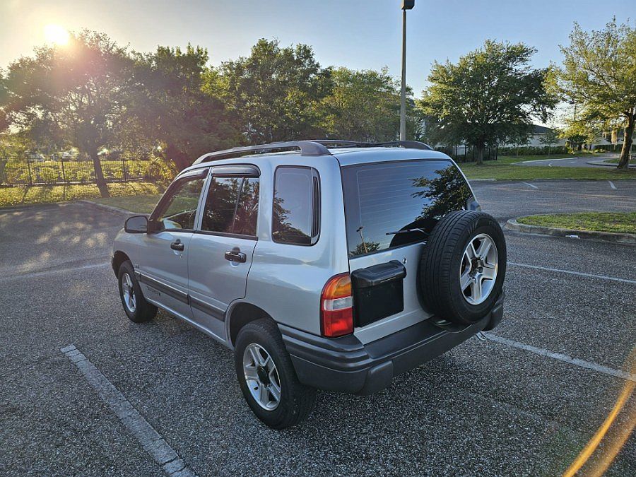 2004 Chevrolet Tracker Base image 3