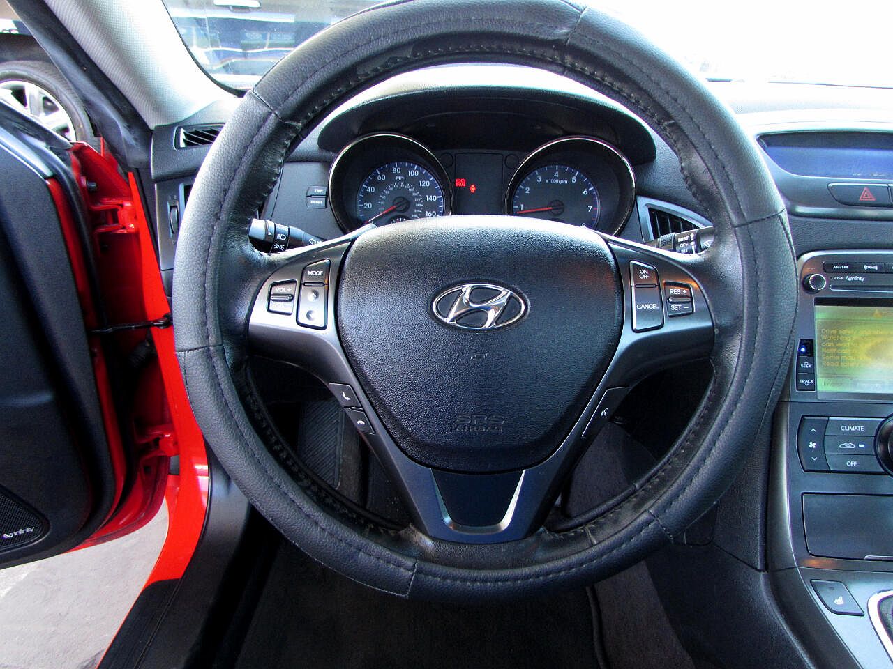 2011 Hyundai Genesis Track image 33