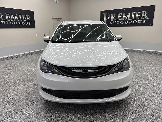 2023 Chrysler Voyager