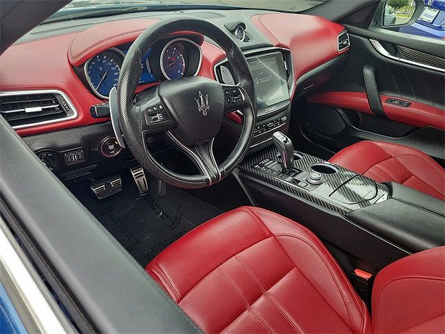 2020 Maserati Ghibli S image 2