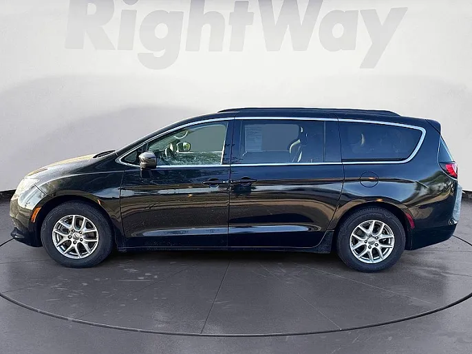 2021 Chrysler Voyager