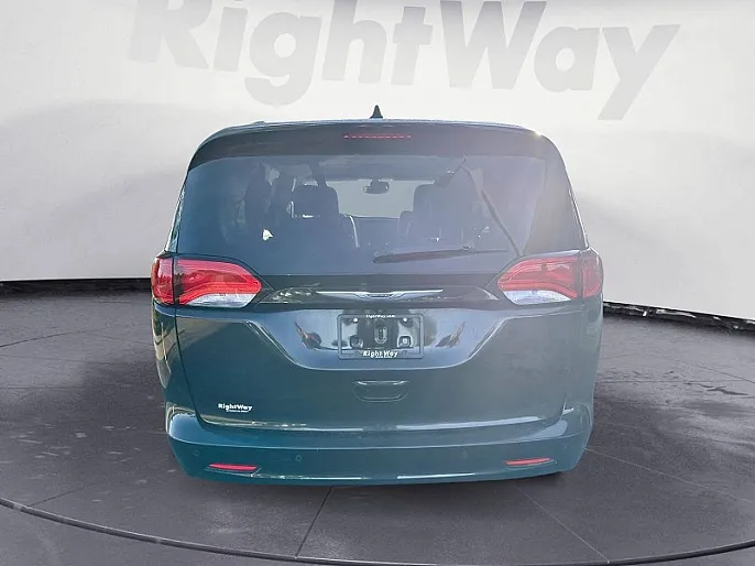 2021 Chrysler Voyager