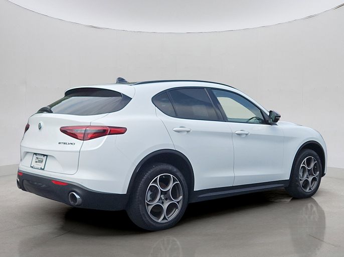 2021 Alfa Romeo Stelvio