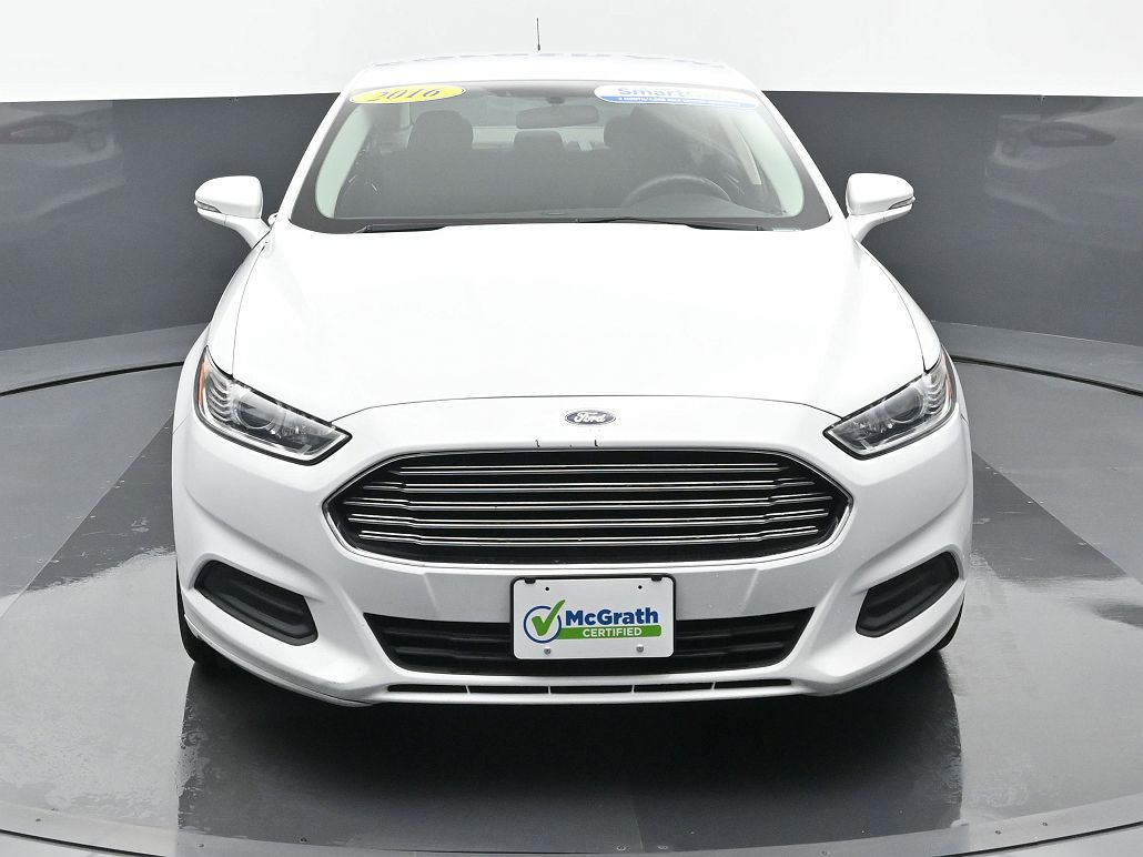 2016 Ford Fusion SE image 2