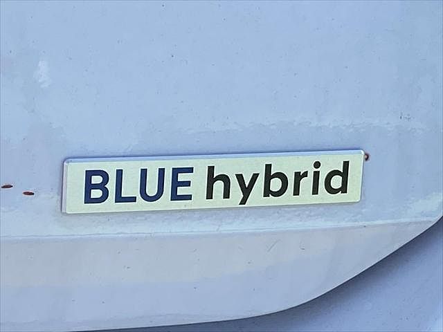 2024 Hyundai Elantra Blue image 3