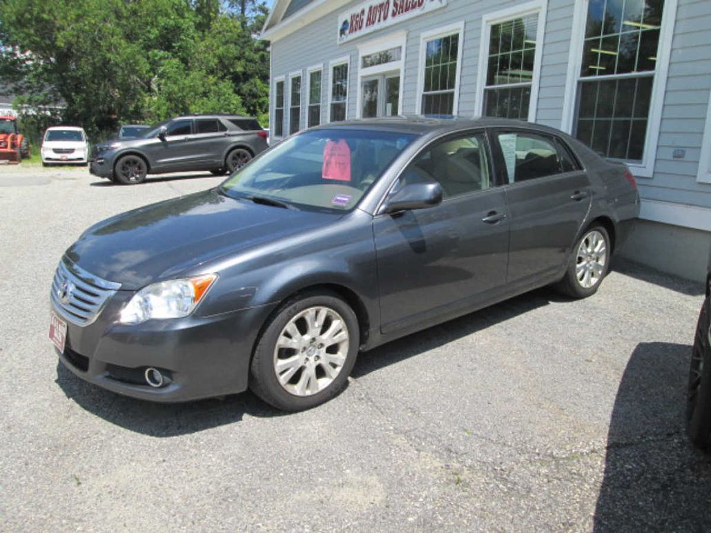 2010 Toyota Avalon Limited Edition image 2