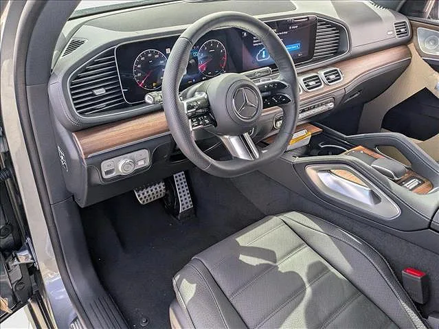 2025 Mercedes-Benz GLS