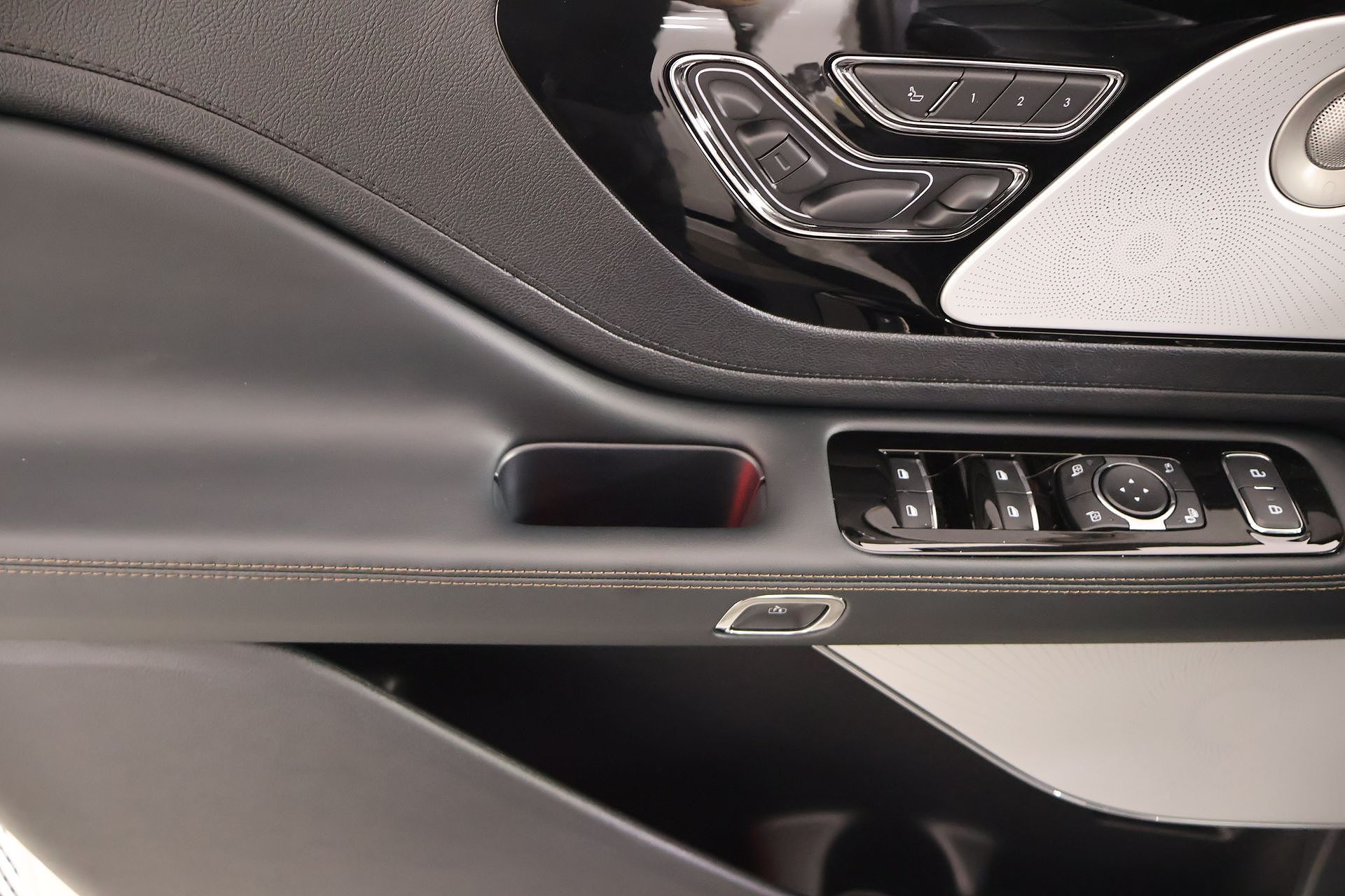 2026 Lincoln Aviator