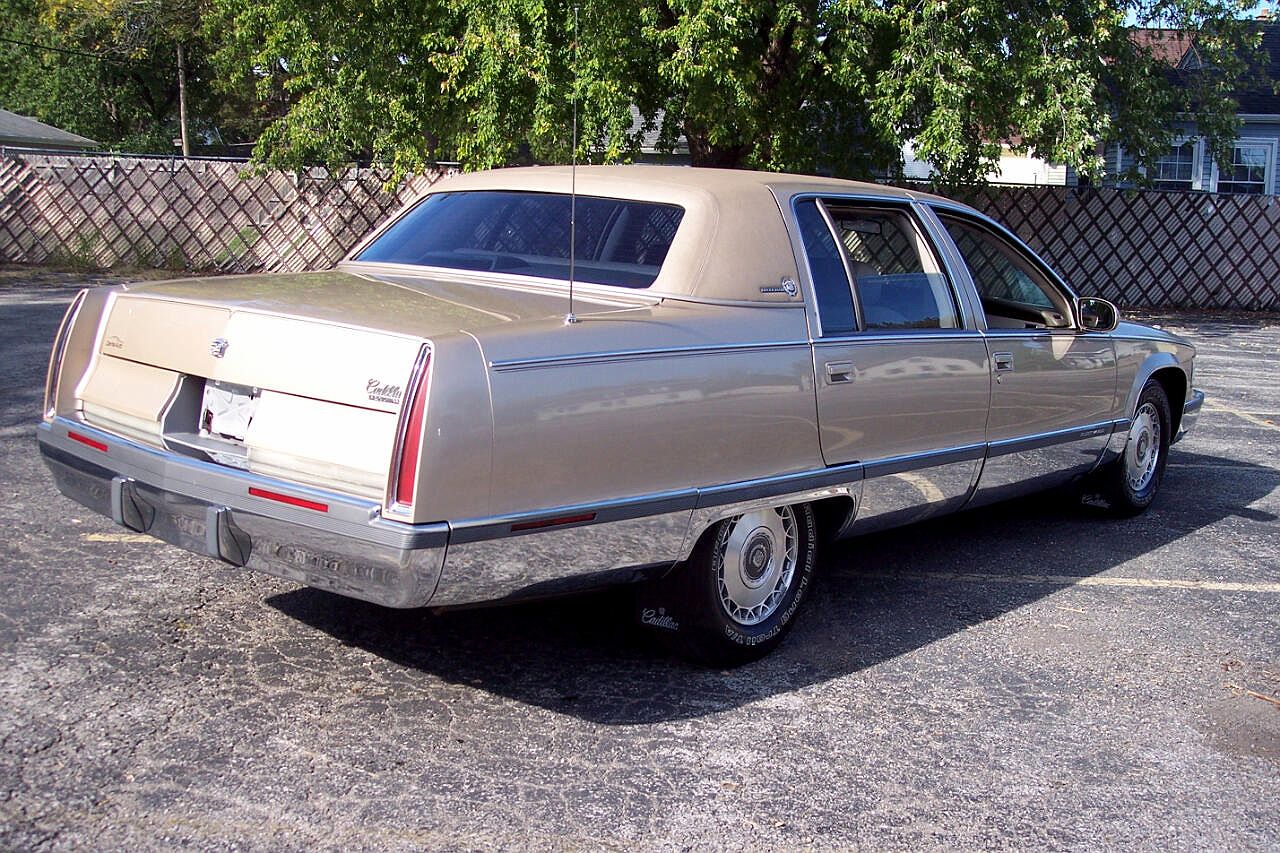 1995 Cadillac Fleetwood null image 5
