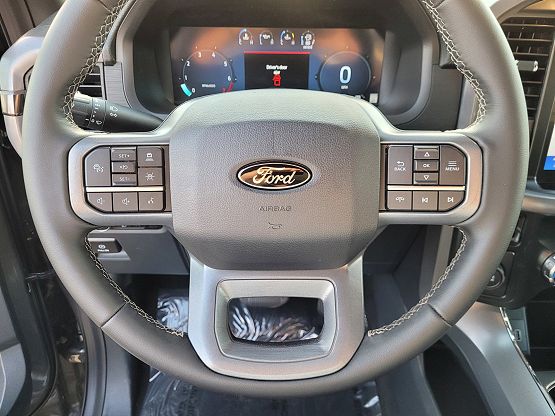 2025 Ford F-150 XLT photo 11