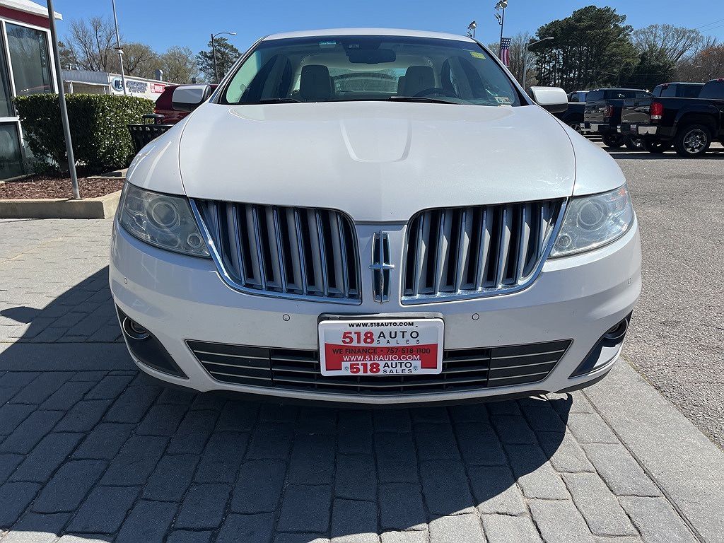 2010 Lincoln MKS null image 3