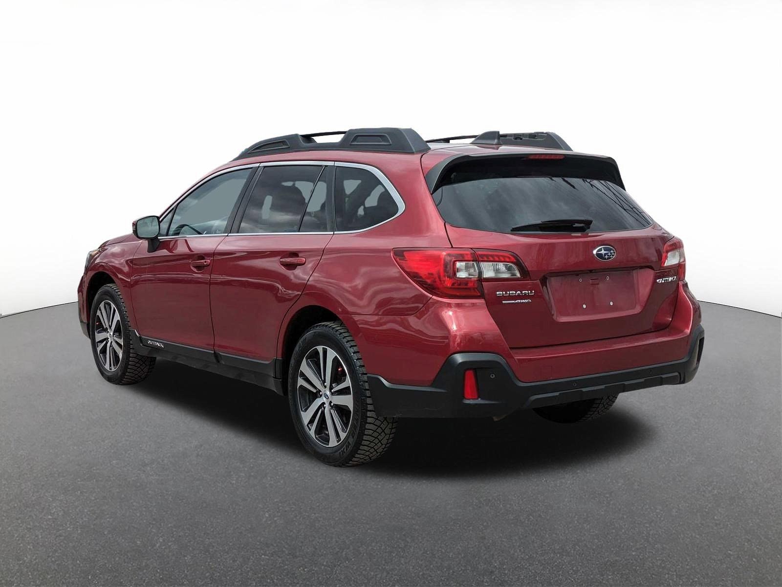 2018 Subaru Outback 2.5i Limited image 3