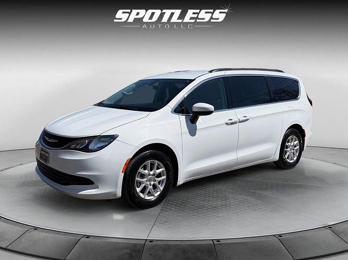 2020 Chrysler Voyager