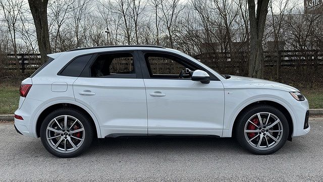 2024 Audi Q5 Premium Plus image 2