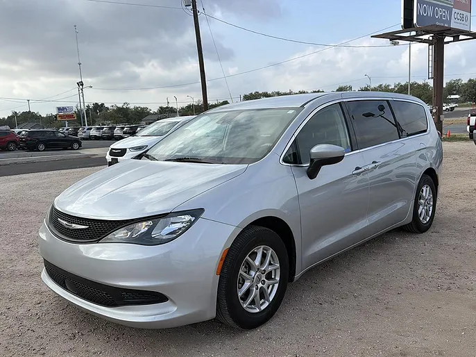 2023 Chrysler Voyager