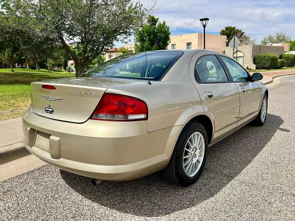 2004 Chrysler Sebring LXi image 5