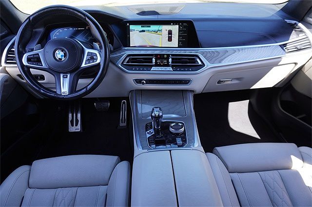 2022 BMW X7