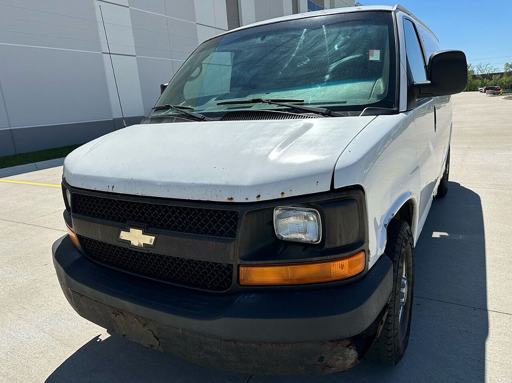 2007 Chevrolet Express 2500 image 0