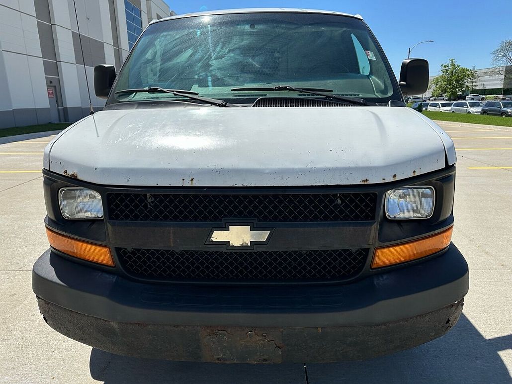 2007 Chevrolet Express 2500 image 1