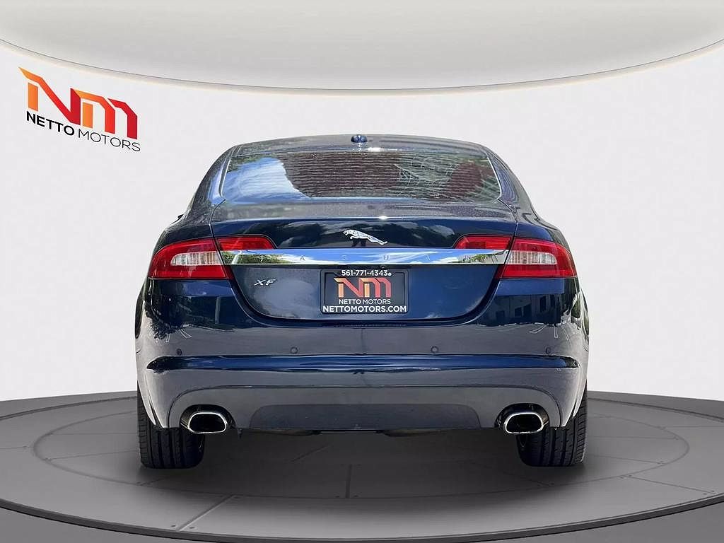 2010 Jaguar XF Premium image 3