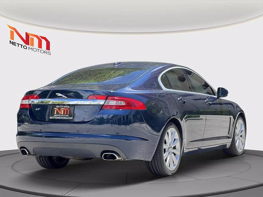 2010 Jaguar XF Premium image 4