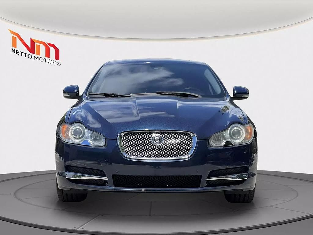 2010 Jaguar XF Premium image 7