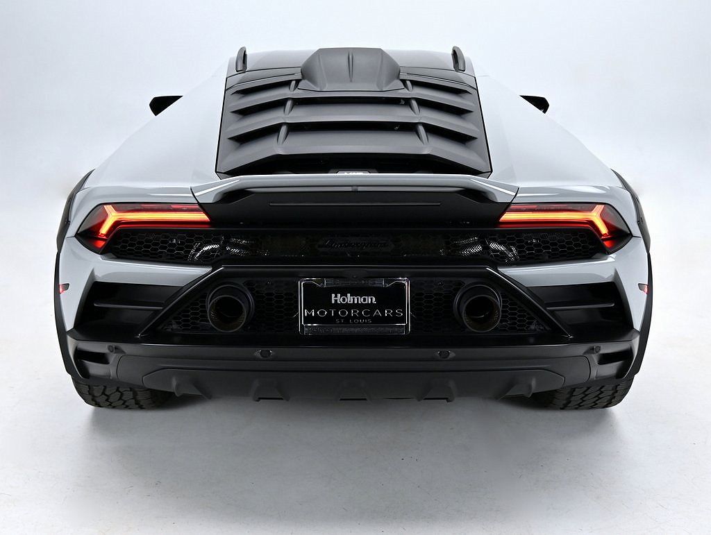 2023 Lamborghini Huracan Sterrato image 4