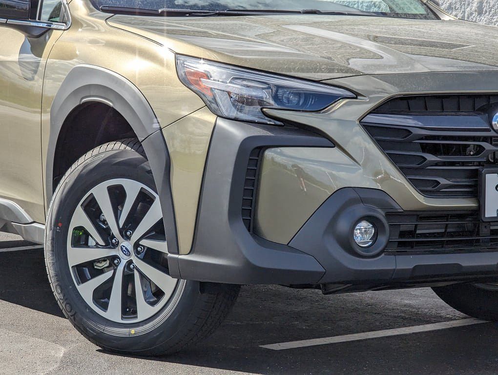 2024 Subaru Outback Premium image 2
