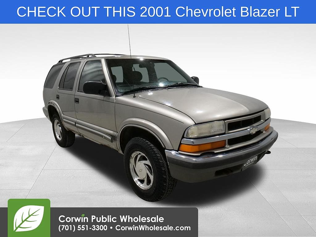 2001 Chevrolet Blazer LT image 0