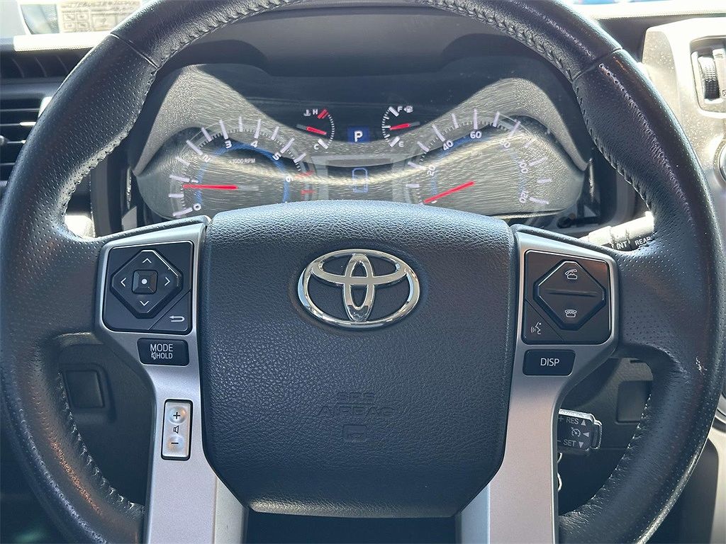 2018 Toyota 4Runner null image 5