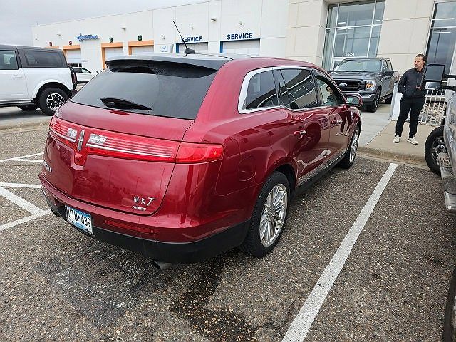 2014 Lincoln MKT null image 3