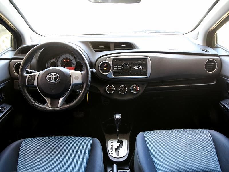 2014 Toyota Yaris SE image 25