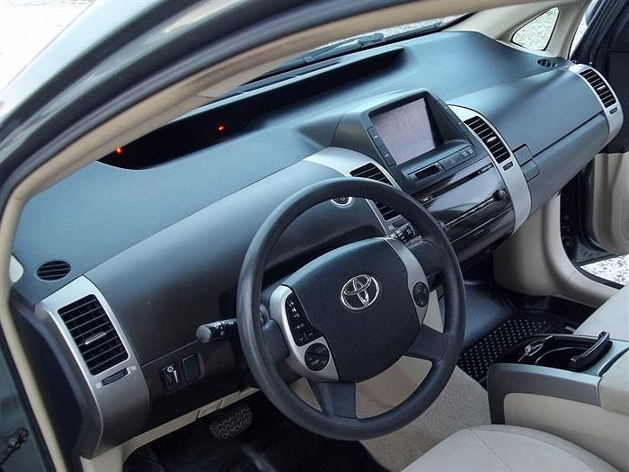 2004 Toyota Prius Standard image 14