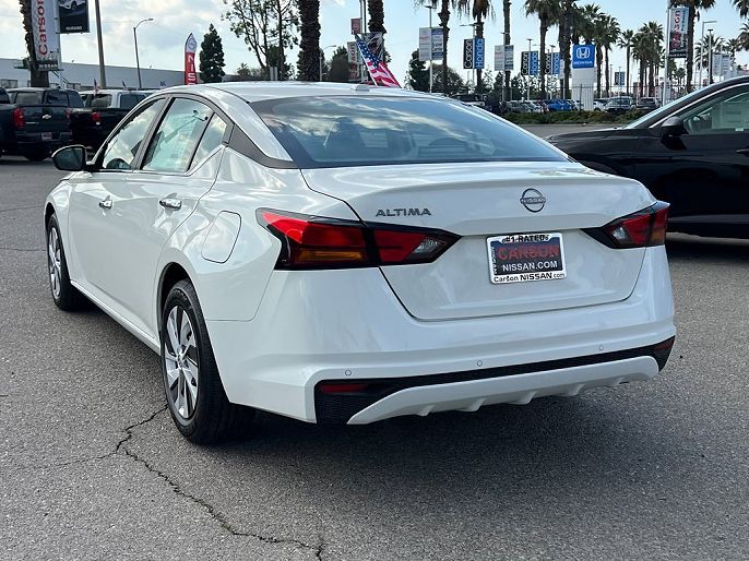 2025 Nissan Altima